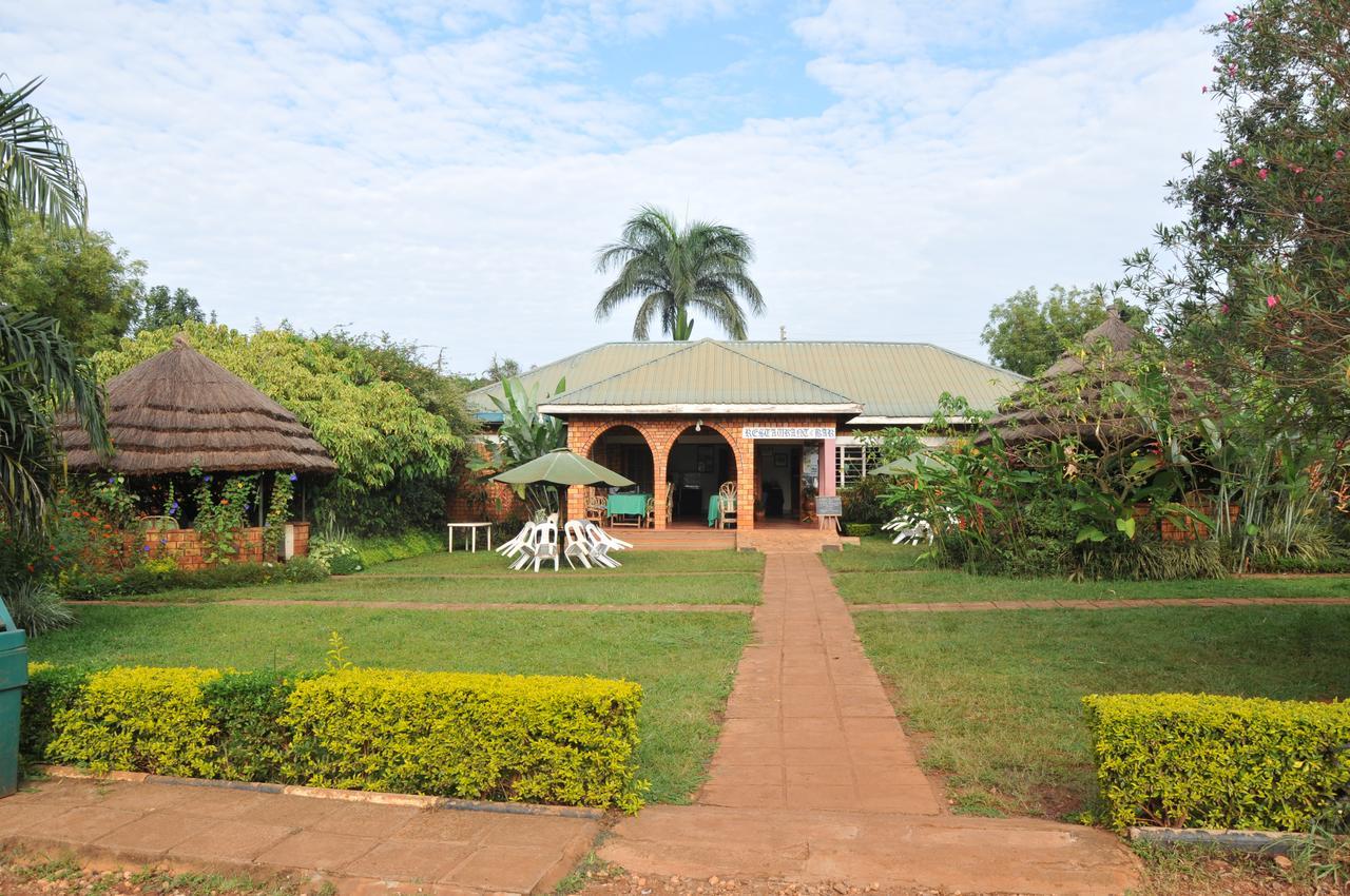 New Court View Hotel Masindi Exterior foto